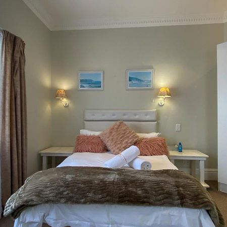 Bed and Breakfast Sir Roys At The Sea Port Elizabeth Exterior foto